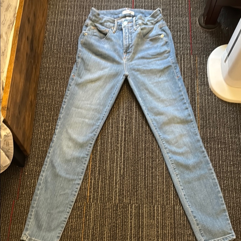Good American Good Legs Crop size2/26
Purchased at Nordstrom $150 gently used